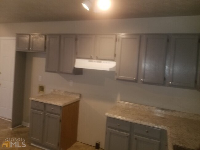 Building Photo - 2110 Country Walk Way SE