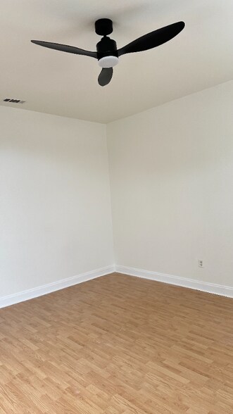 Building Photo - 2234 Lapeyrouse St