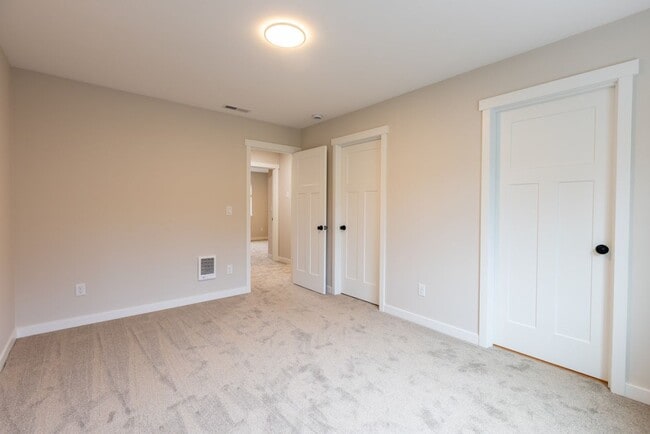 Building Photo - Newly Built 3 Bed, 2.5 Bath Cottage Homes with Washer & Dryer