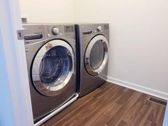 Building Photo - 336 Braxton St