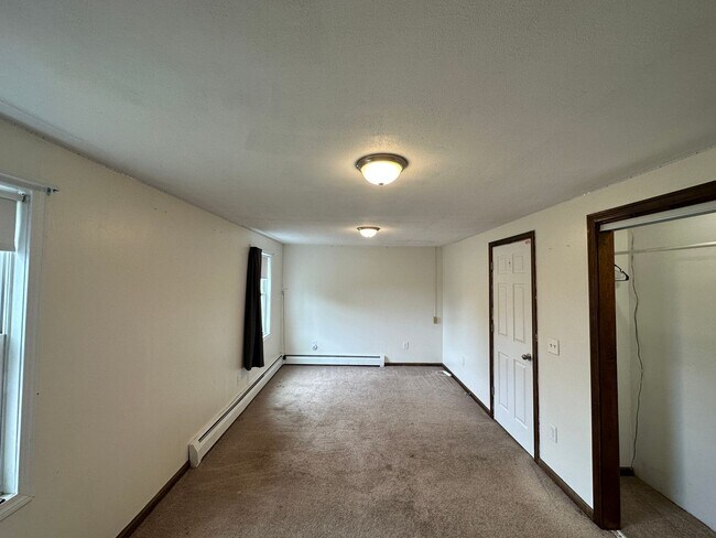 Building Photo - 169 Rocky Hill Rd