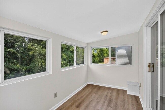 Building Photo - 137 Pepper Ridge Cir