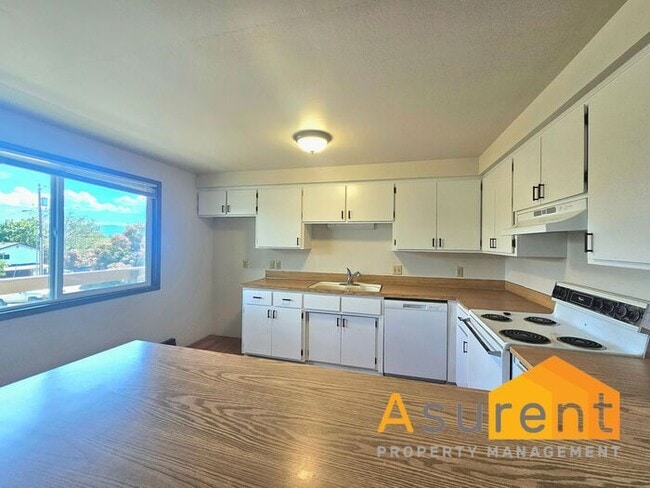 Building Photo - Charming 2-Bedroom 4-plex in Prime Ashland Location Available Now!