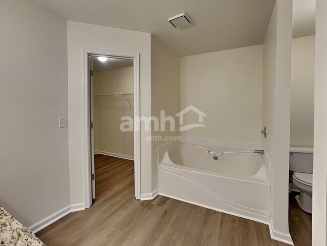 Building Photo - 5231 Apple Grove Rd