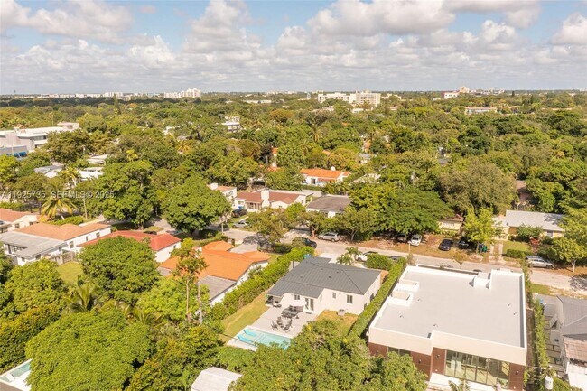 Building Photo - 260 NE 46th St