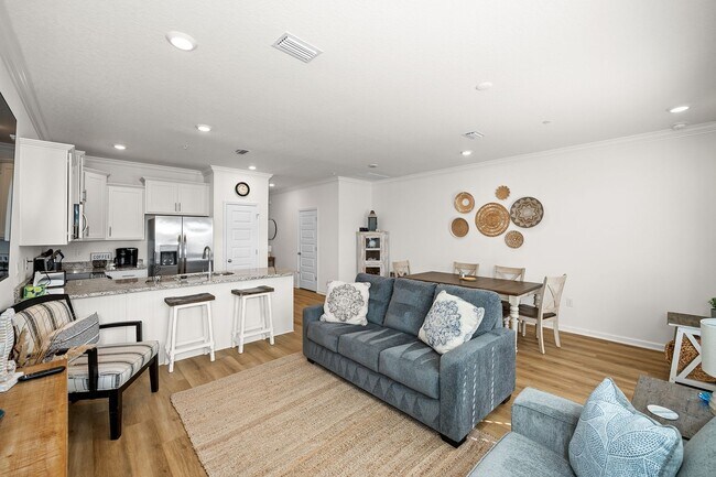 Building Photo - 4013 Blue Water Dr