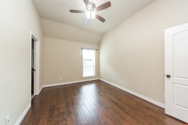 Building Photo - 27106 Cross Pointe Ct