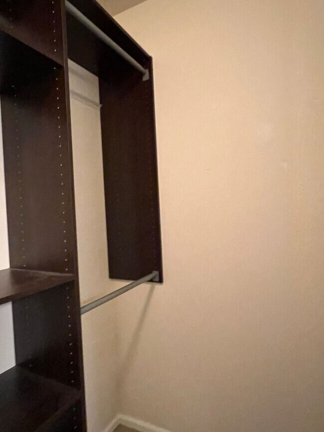 Building Photo - 2 Bedroom 1.75 Bathroom Condo in North Bellingham