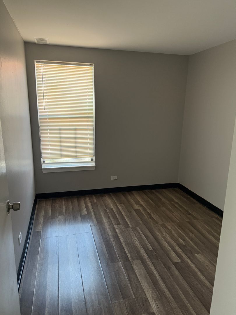 Building Photo - 3054 W Madison St