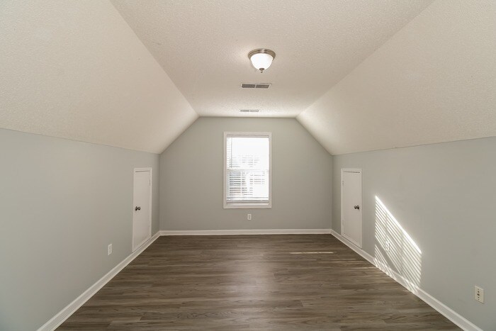 Building Photo - 225 Delaine Woods Dr