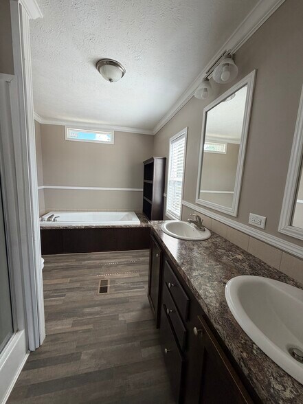Building Photo - 1727 Fonsica Way