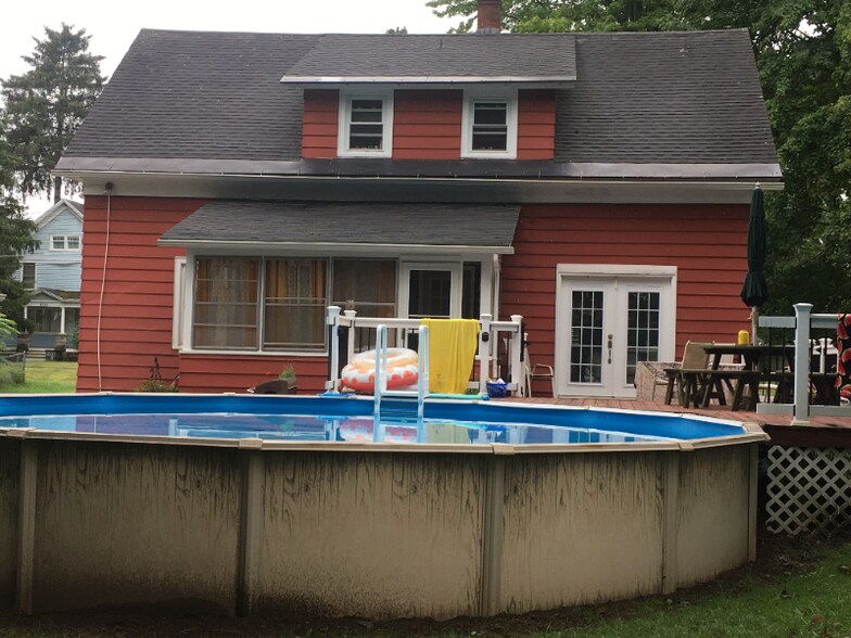 Building Photo - 4950 Elm St