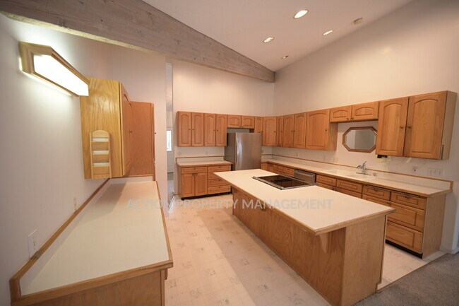 Building Photo - 3 bed 2.5 bath home in a private country setting, close to town. All new luxury vinyl plank floor...
