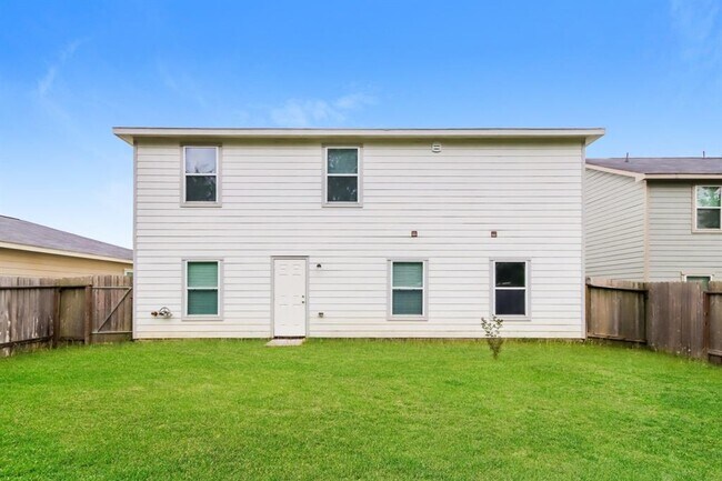 Building Photo - 15641 Del Norte Dr