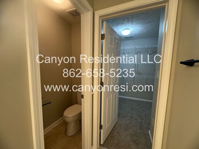 Building Photo - Spacious 3-Bedroom Home for Rent in Raeford