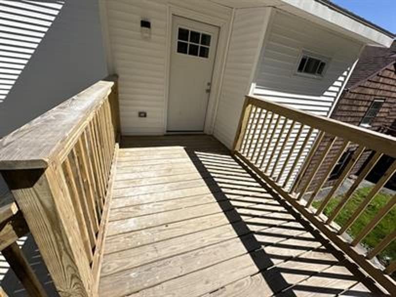 Building Photo - 463 E Main St