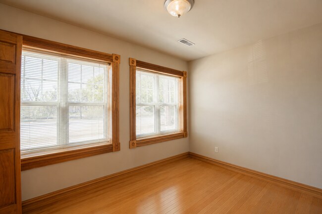 Building Photo - 501 N 20th St