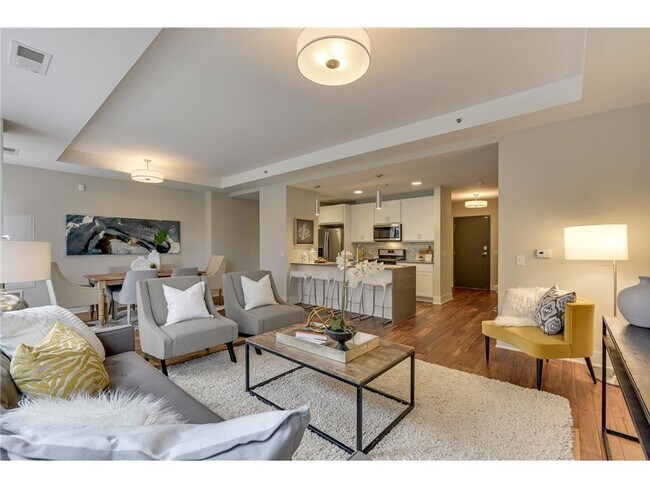 Building Photo - 212 10th Ave S