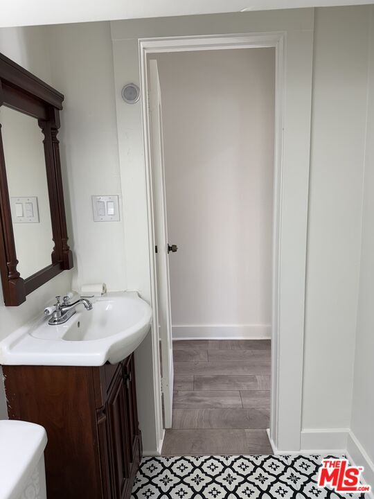 Building Photo - 734 S Gramercy Pl