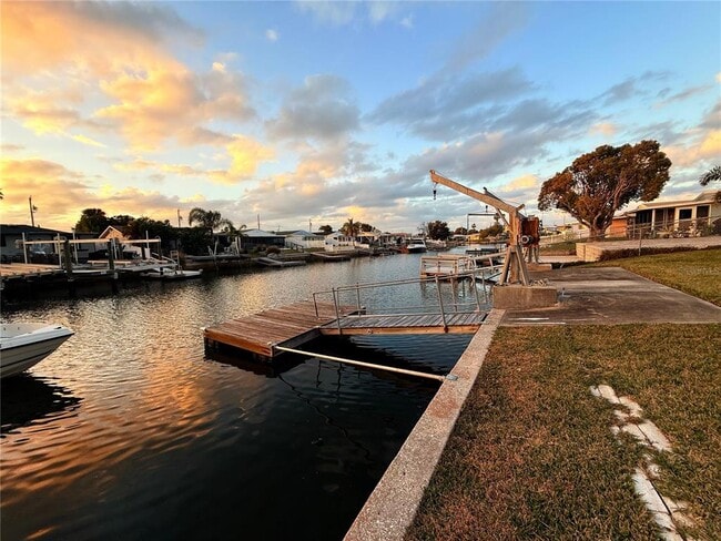 Building Photo - 5039 Pelican Dr