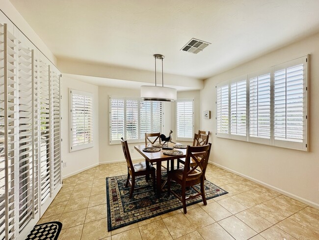 Building Photo - Long Term Fully Furnished 2 Bedroom with D...
