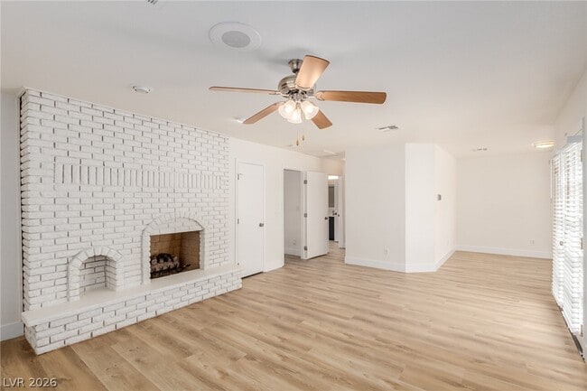 Building Photo - 861 Vegas Valley Dr