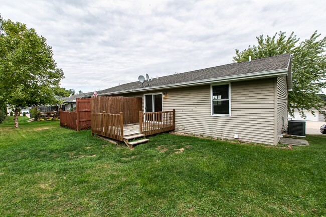 Building Photo - 3061 Stellar Eagle Dr