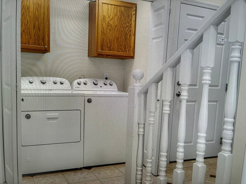 Building Photo - 2889 Mill Pond Ln