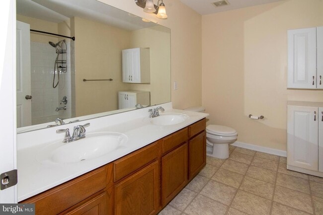 Building Photo - 517 Boxwood Ln