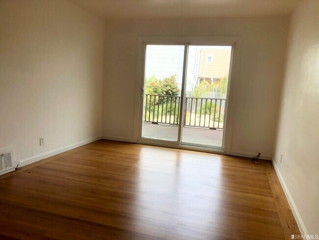 Building Photo - 2944 Taraval St