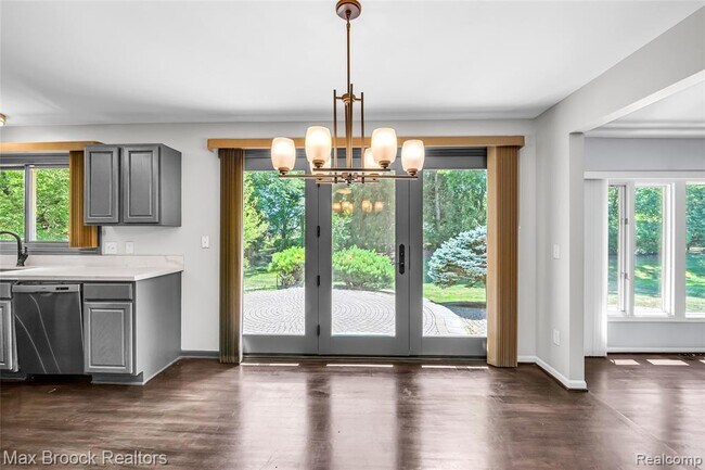 Building Photo - 107 Millstone Rd