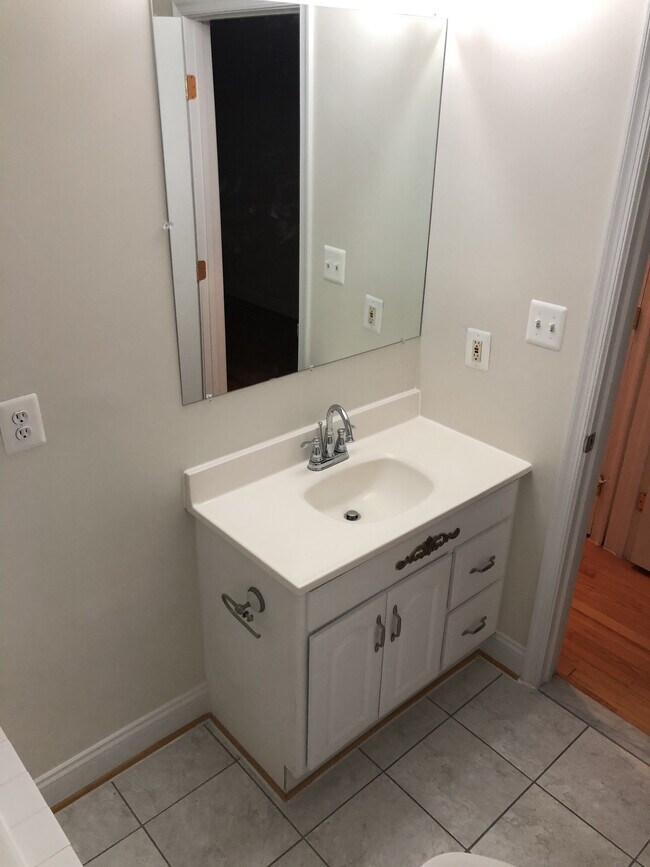 Master bathroom - 1204 Florida Ave NE