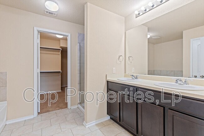 Building Photo - 12110 Kruth Pt