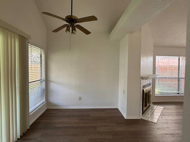 Building Photo - 942 Boxwood Dr