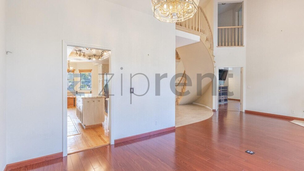 Building Photo - Unit