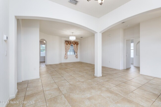 Building Photo - 632 Stonebriar Dr