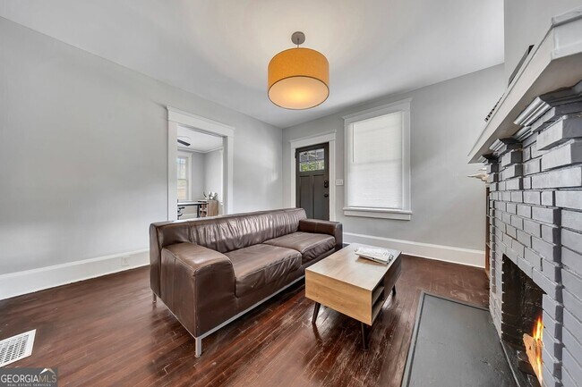 Building Photo - 1157 Indale Pl SW