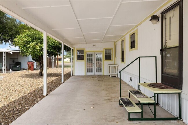 Building Photo - 2900 Spur Dr