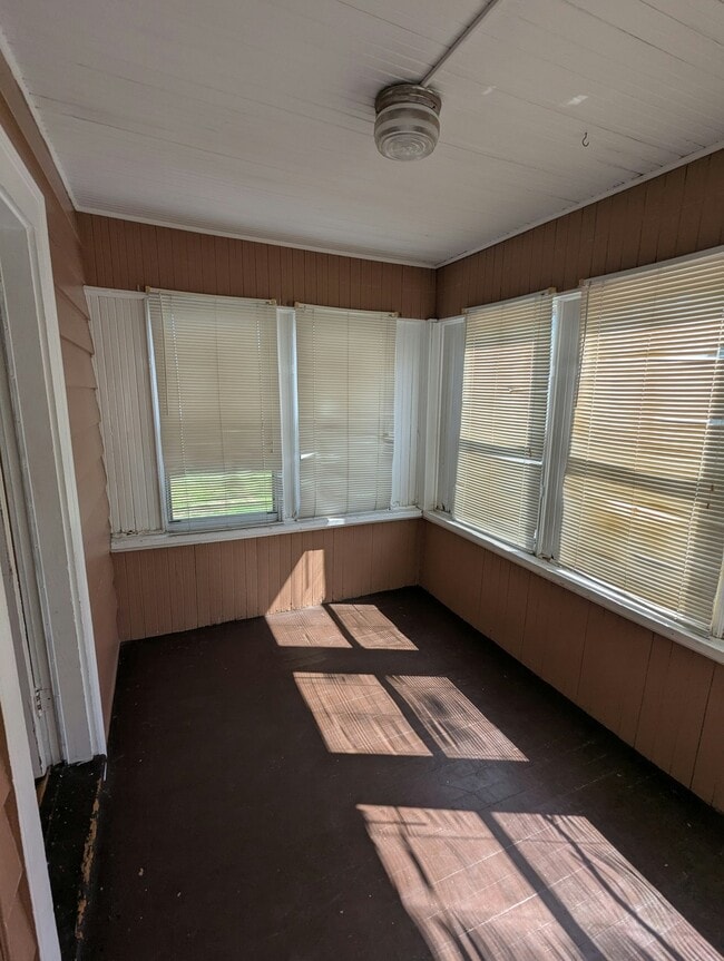 Building Photo - 159 West St