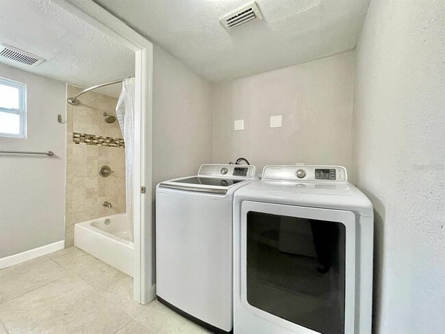 Building Photo - 7108 S Mascotte St