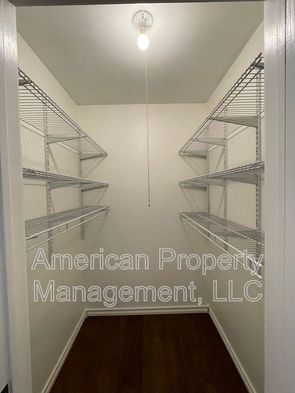 Building Photo - 3711 E 108th St