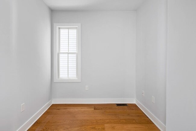 Building Photo - 290 Prospect St