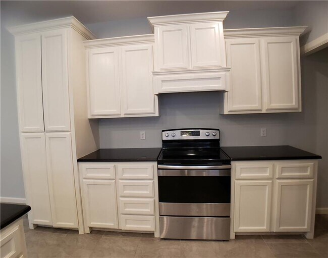 Building Photo - 1638 Clare Dr