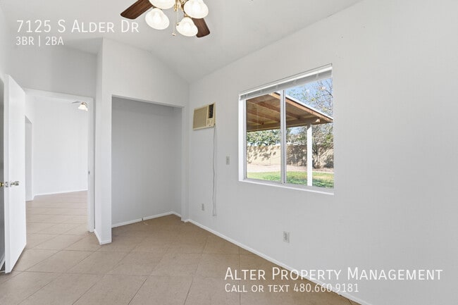 Building Photo - 7125 S Alder Dr