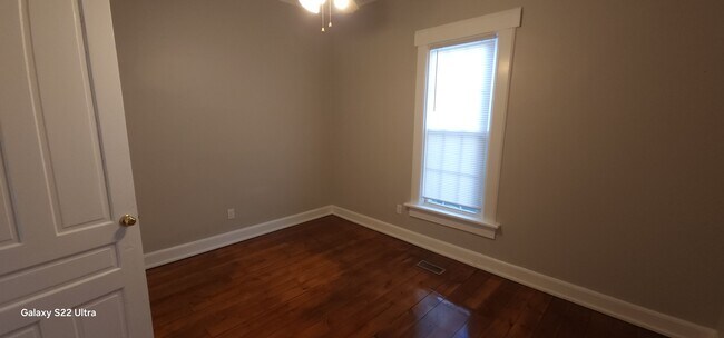 Building Photo - 446 Brightwood Ave