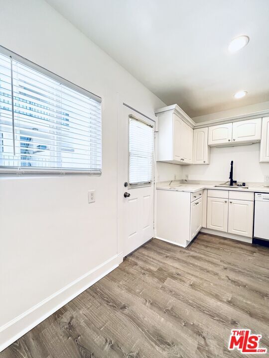 Building Photo - 1048 Elm Ave