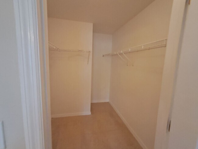 Building Photo - 6142 Hester Ave