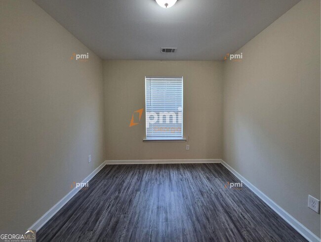 Building Photo - 4438 Pinscher St