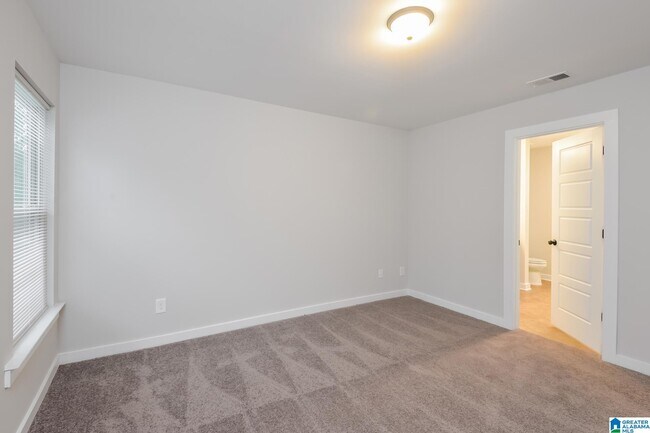 Building Photo - 865 Maple Trce
