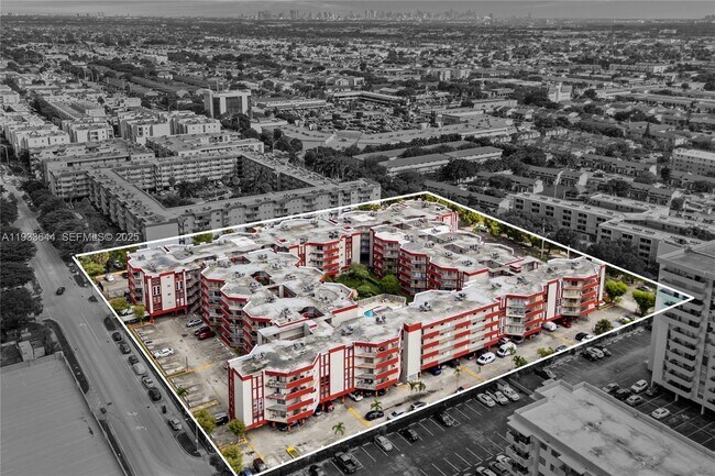 Building Photo - 1750 W 46th St